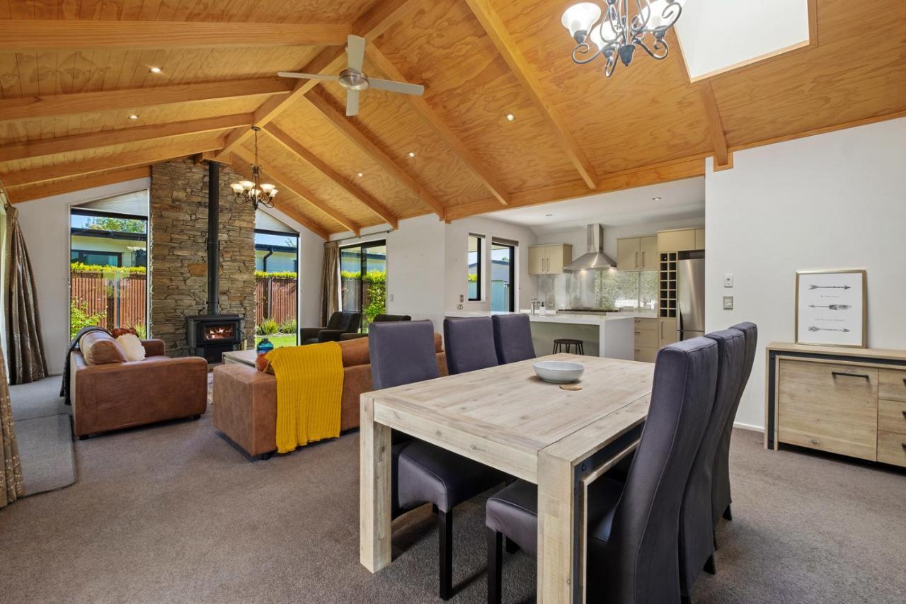 Roys Bay Lodge - Wanaka Holiday Home Eksteriør billede
