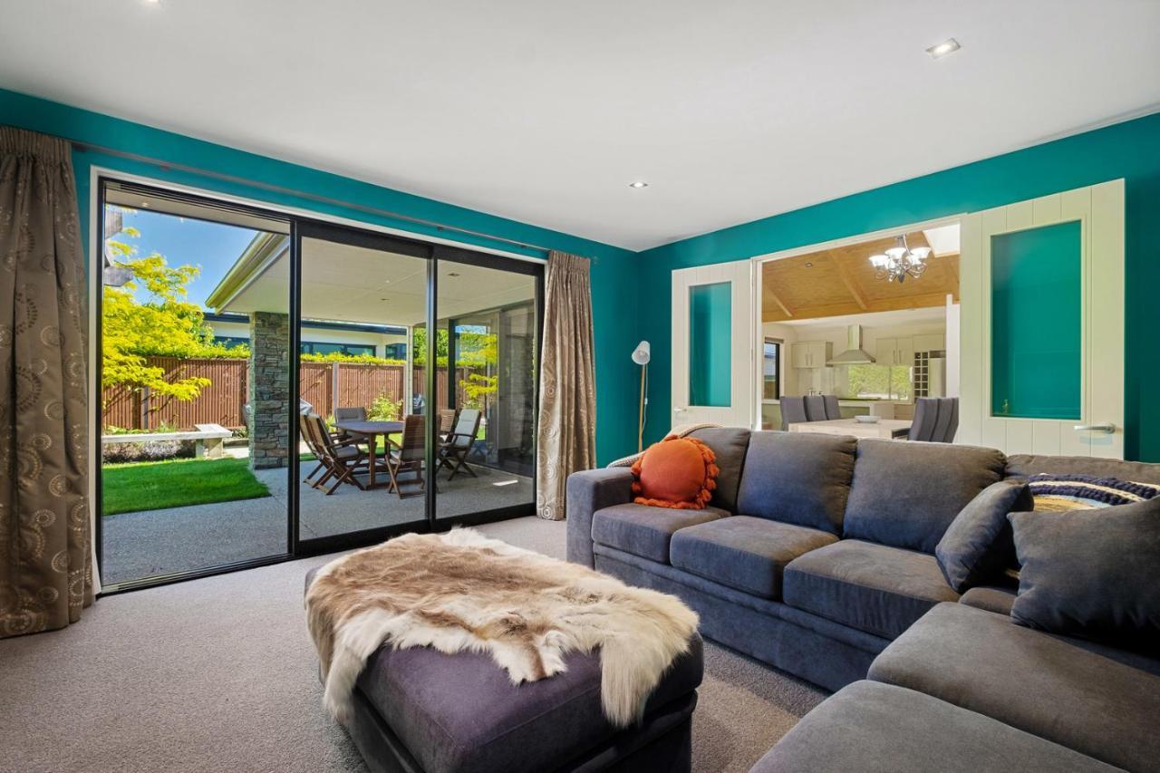 Roys Bay Lodge - Wanaka Holiday Home Eksteriør billede