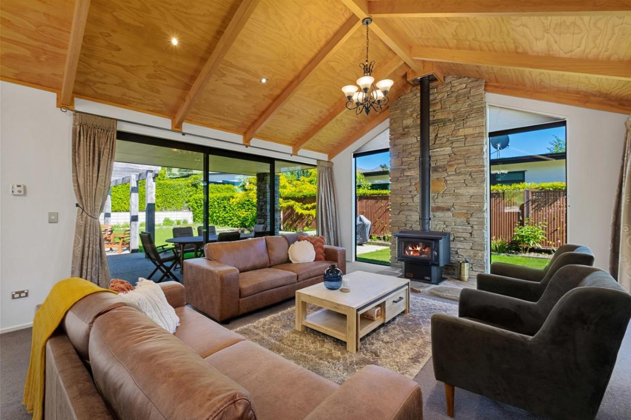 Roys Bay Lodge - Wanaka Holiday Home Eksteriør billede