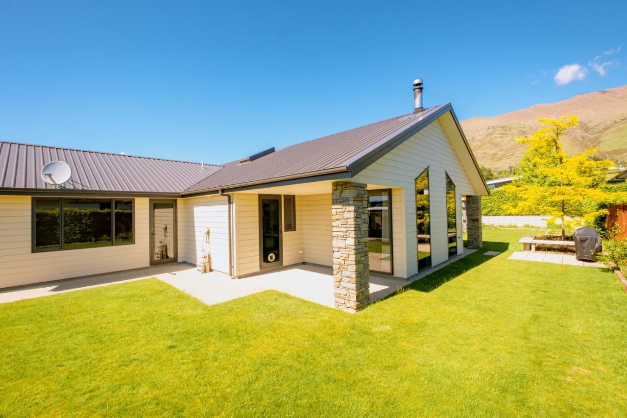 Roys Bay Lodge - Wanaka Holiday Home Eksteriør billede