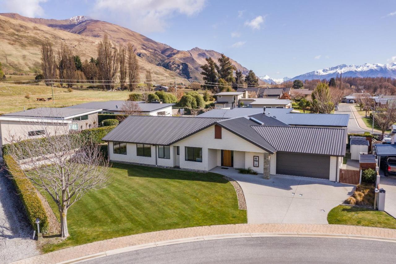 Roys Bay Lodge - Wanaka Holiday Home Eksteriør billede