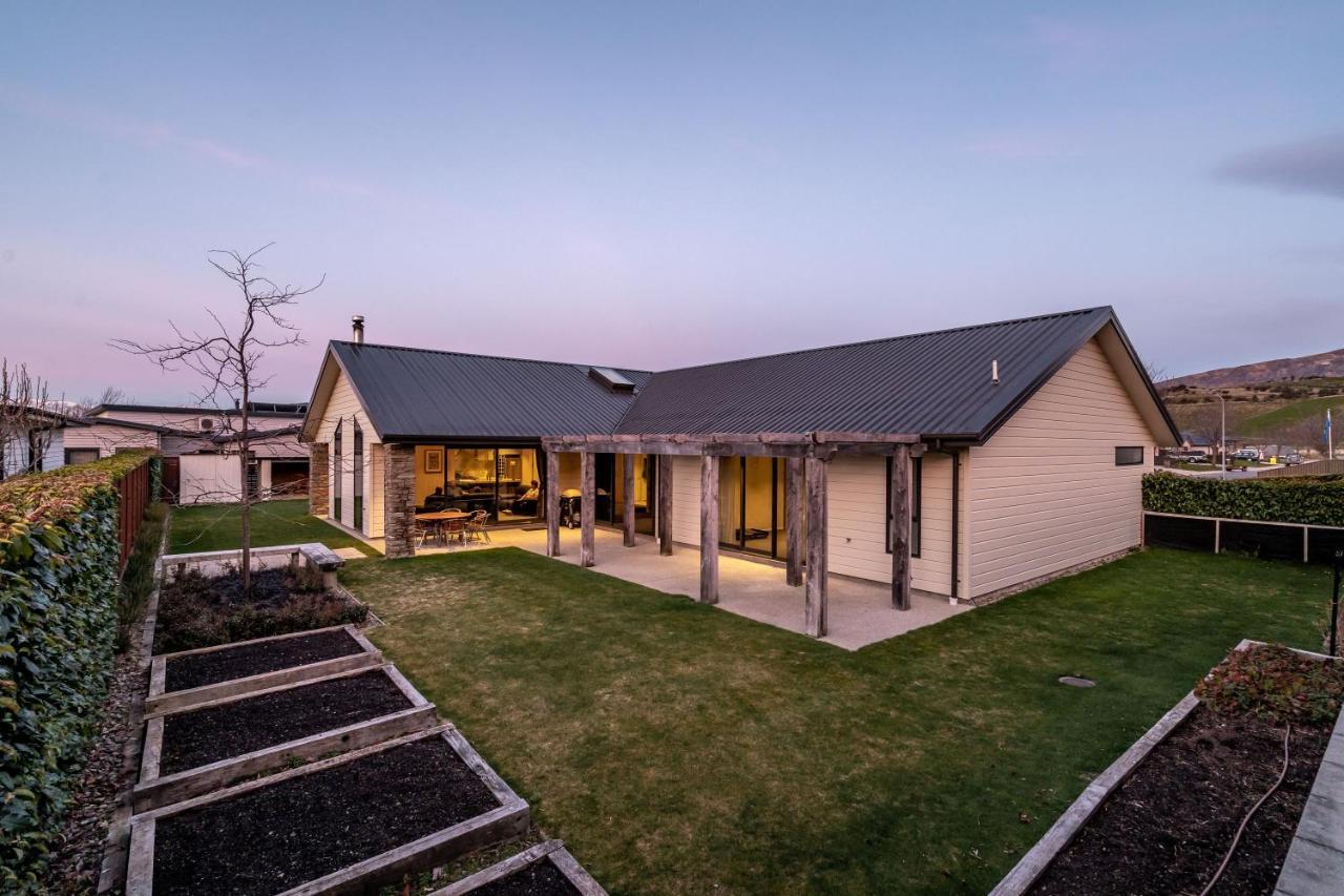 Roys Bay Lodge - Wanaka Holiday Home Eksteriør billede